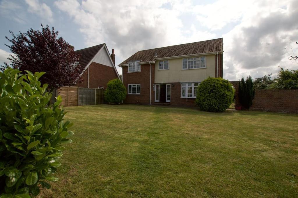Spacious 5 Bed In The Countryside, Close To Frinton-On-Sea Kirby Cross Екстериор снимка